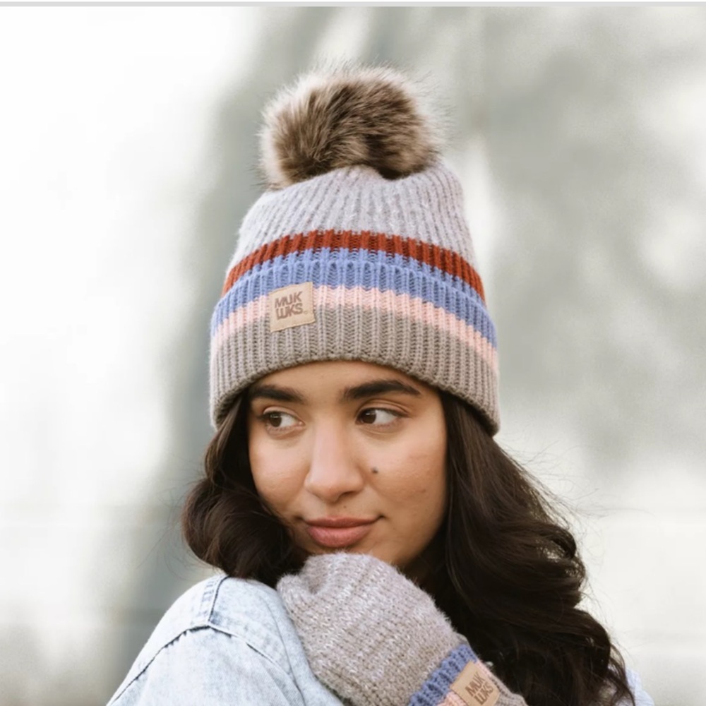 NWT Muk Luks Women's Multicolor Ribbed Pom-Pom Beanie